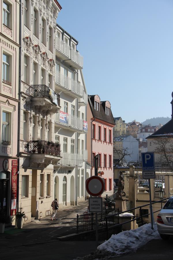 דירות Karlovy Vary Zamecky Vrch מראה חיצוני תמונה